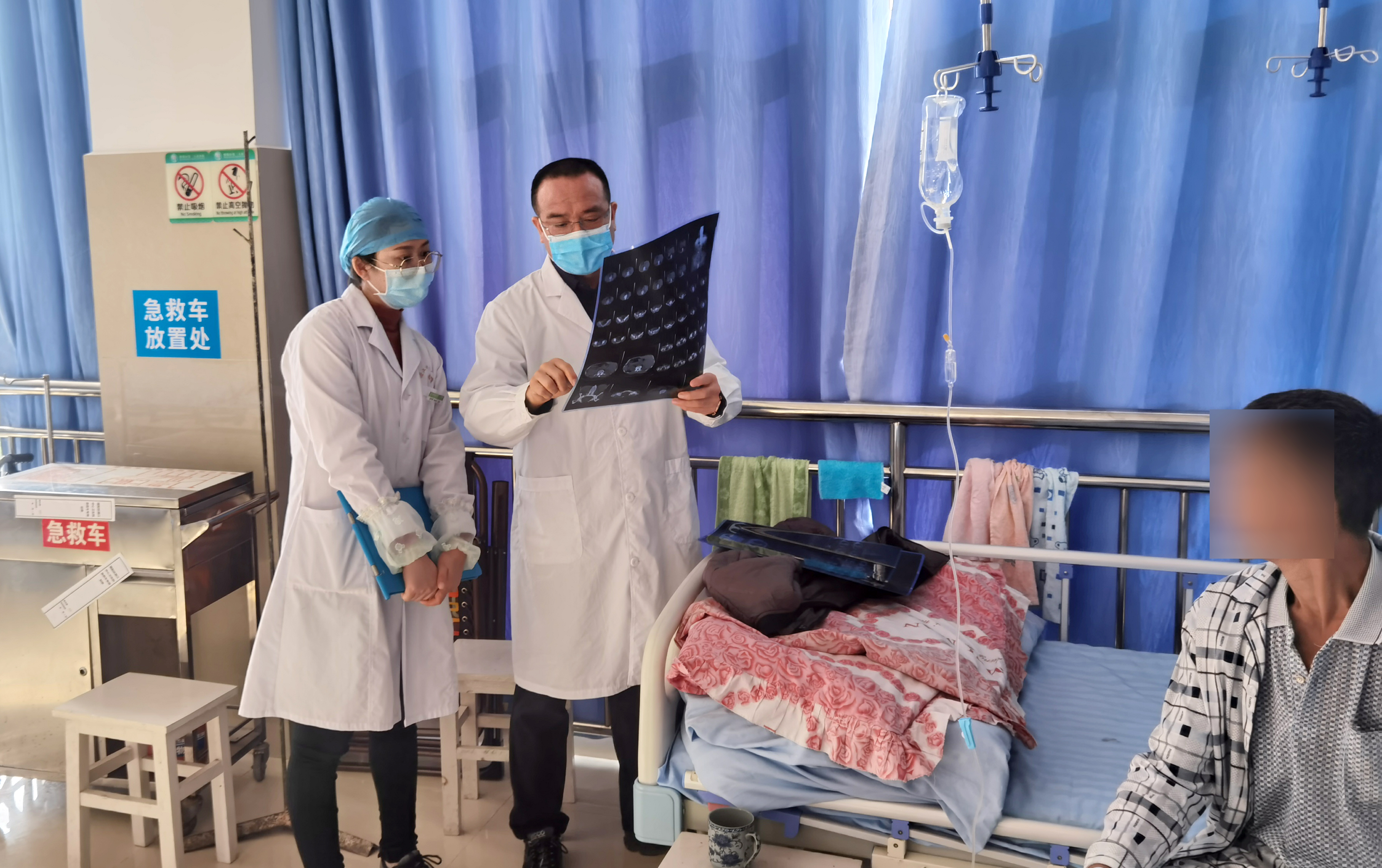腫瘤科張穎東主任赴潞江鎮(zhèn)中心衛(wèi)生院開展坐診、查房及學(xué)術(shù)交流